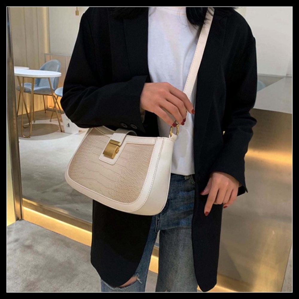 NEW LILLY Crossbody Shoulder Bag - Picture 2 of 5